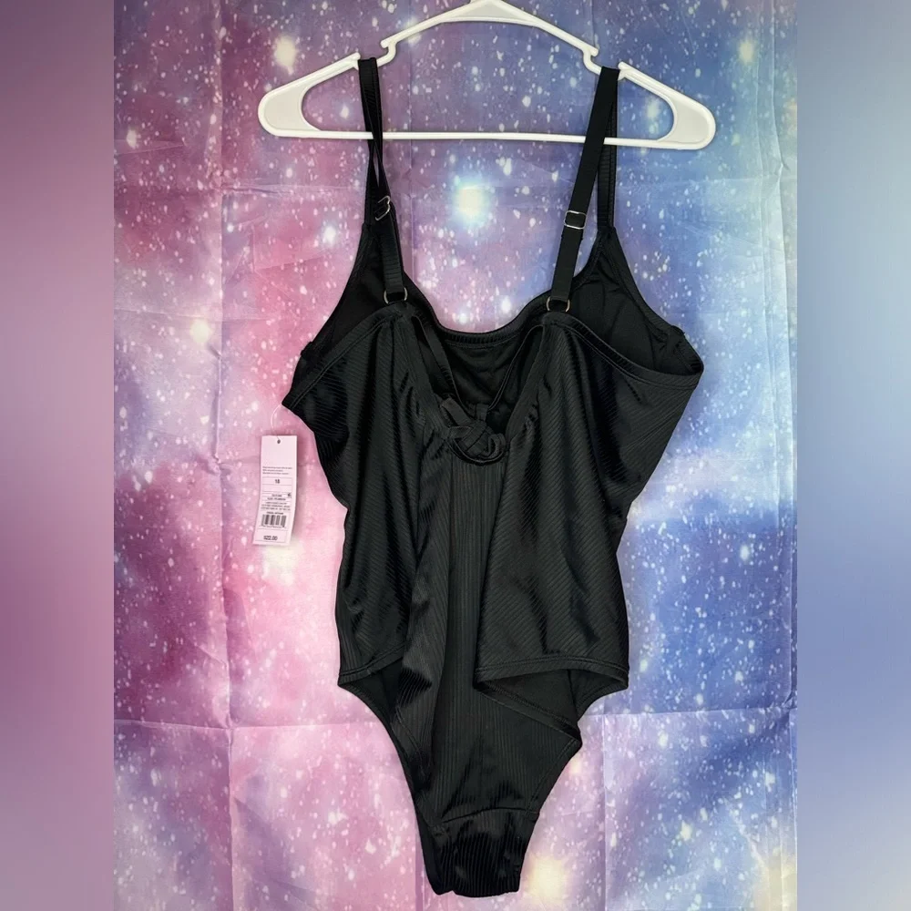 New Wild fable cutout one piece swimsuit 🛍